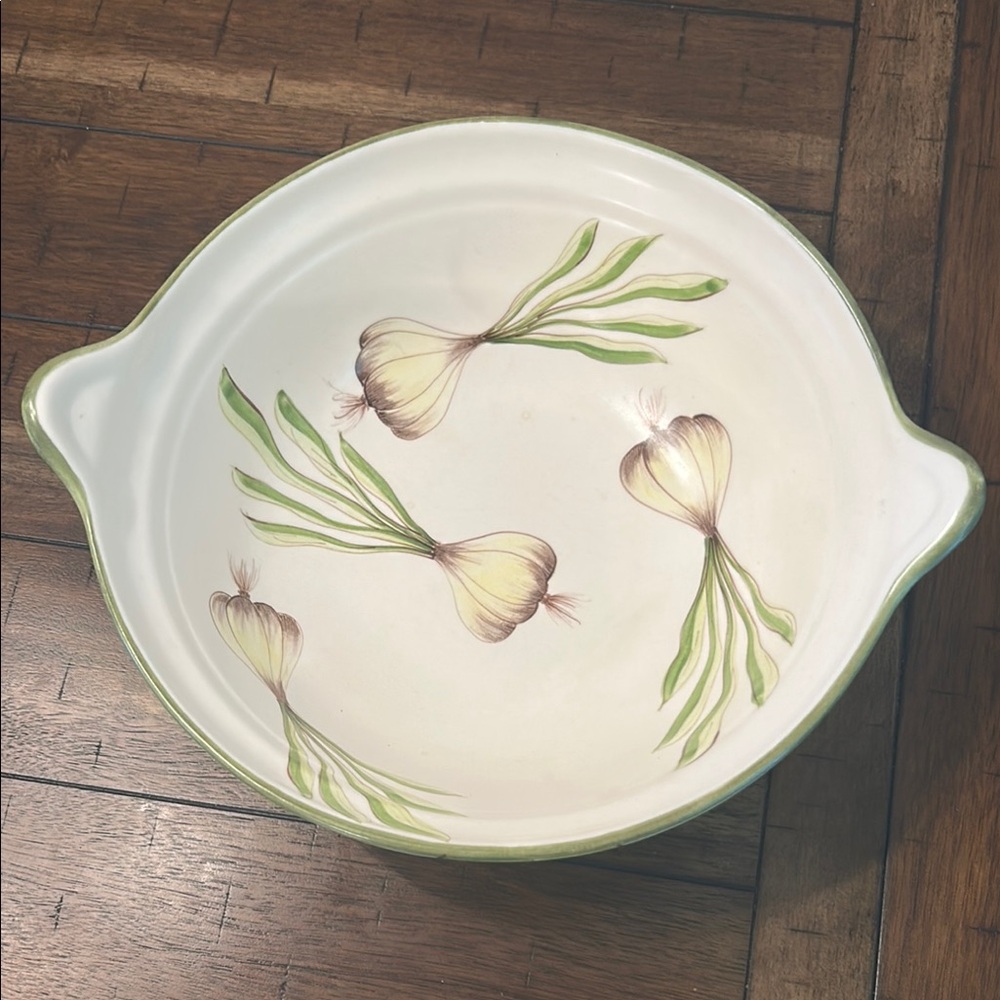 Laurie Gates Pottery Bowl with Garlic Design EUC